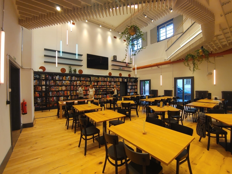 Gestern durfte ich vorab einen Blick in das neue Brettspielcafe DuBischDra in Zürich werfen.Es ist wirklich wunderschön