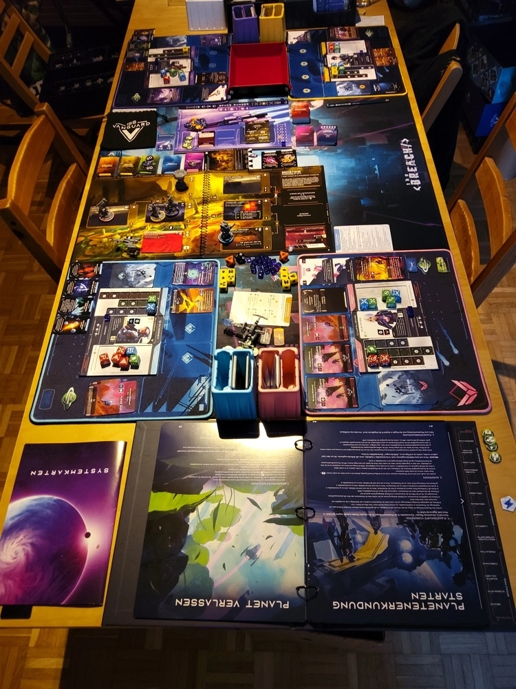 ISS Vanguard Playmat - EN - Bilderupload von Kunden