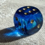 Nebula 16mm d6 Oceanic/gold Luminary Dice Block (12 dice) - Bilderupload von Kunden