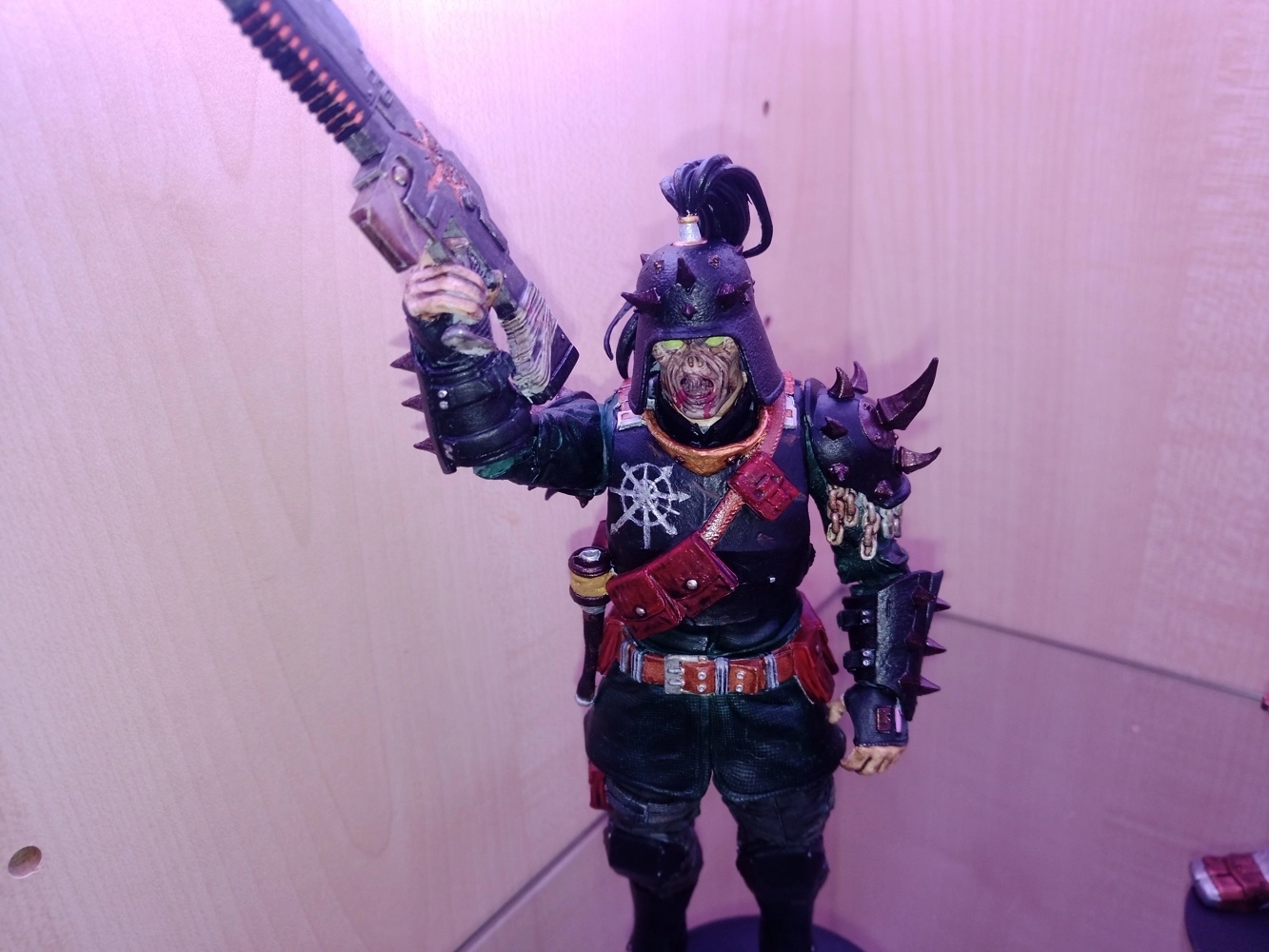 Warhammer 40k - Darktide Traitor Guard (AP) 18 cm - Bilderupload von Kunden