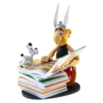 Asterix sitzt auf Bücherstapel * Neuauflage*