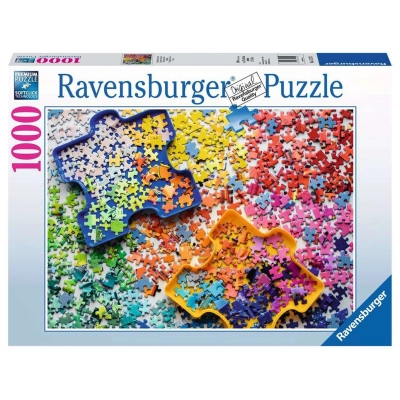 Viele bunte Puzzleteile