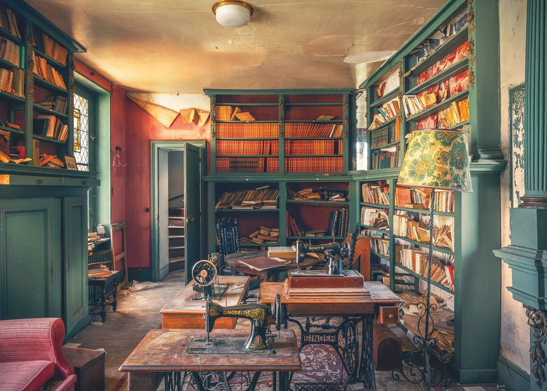 Mysterious castle library - Lost Places