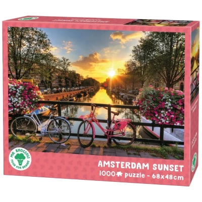 Romantischer Sonnenuntergang in Amsterdam