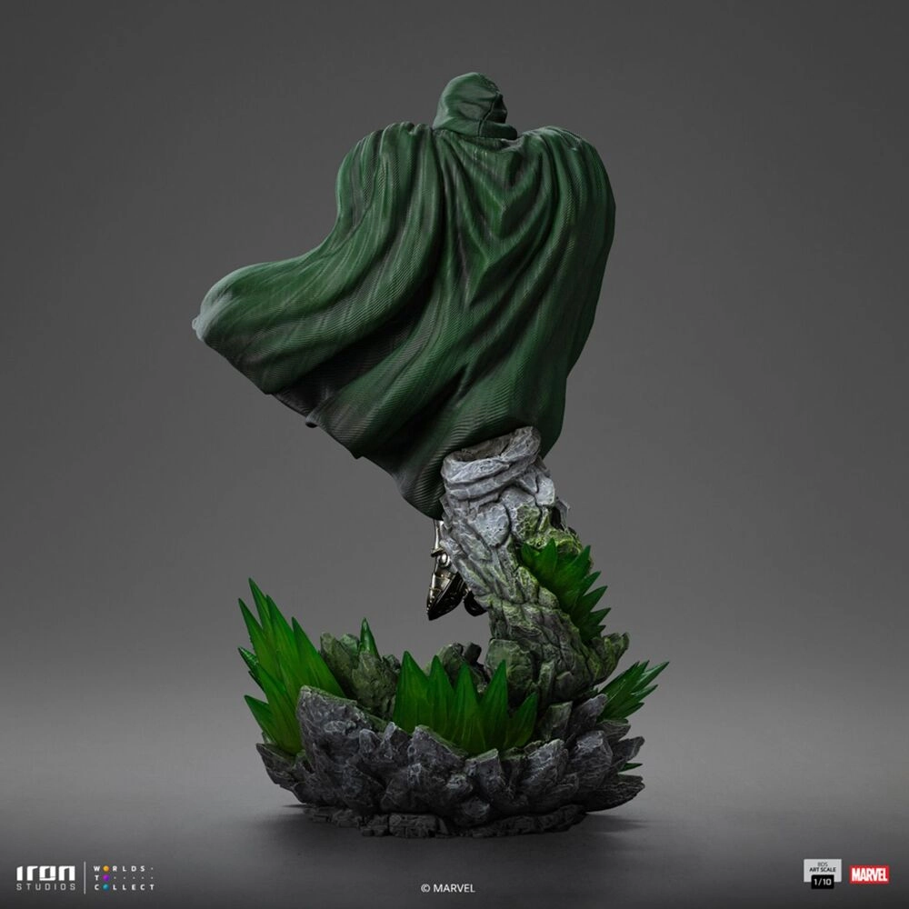 Doctor Doom Infinity Gauntlet Diorama Art Scale 1/10