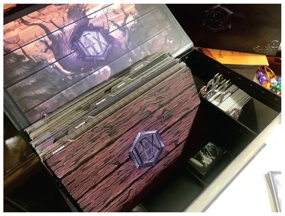 HEXplore It: Hero Chest - EN
