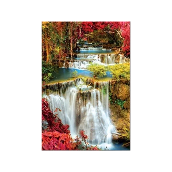 Prächtiger Wasserfall Prächtiger Wasserfall