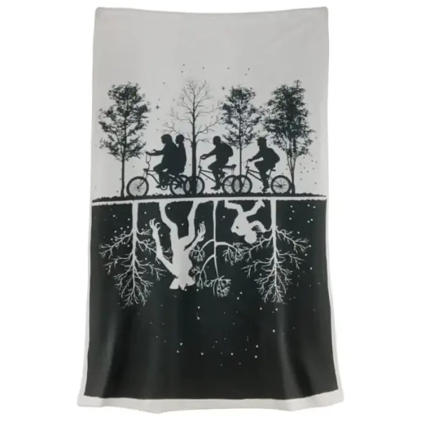 Stranger Things Wurfdecke Black & White 100 x 150 cm