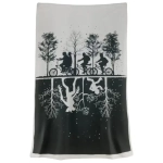 Stranger Things Wurfdecke Black & White 100 x 150 cm