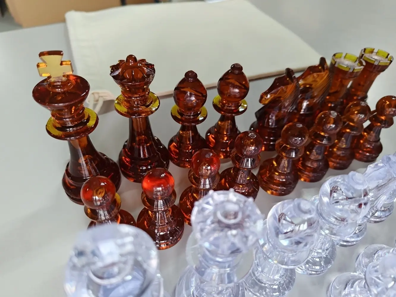 Schachfiguren Bernstein Design - 95mm (B-Qualität / Auslaufmodell)