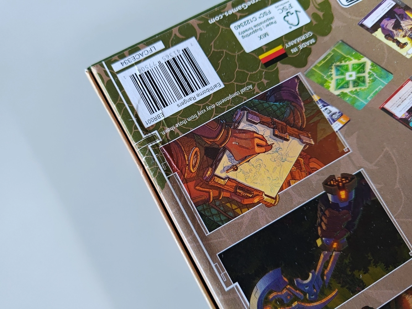 Earthborne Rangers - Core Set - EN (Leicht defekte Verpackung)