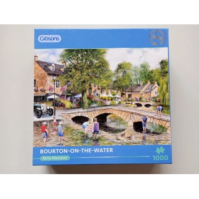 Bourton on the Water (Eingedrückte Ecke)