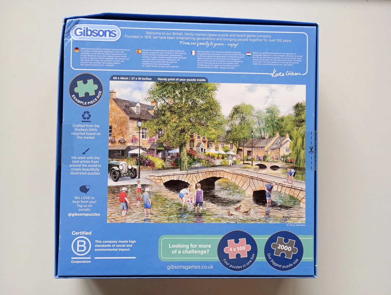 Bourton on the Water (Eingedrückte Ecke)