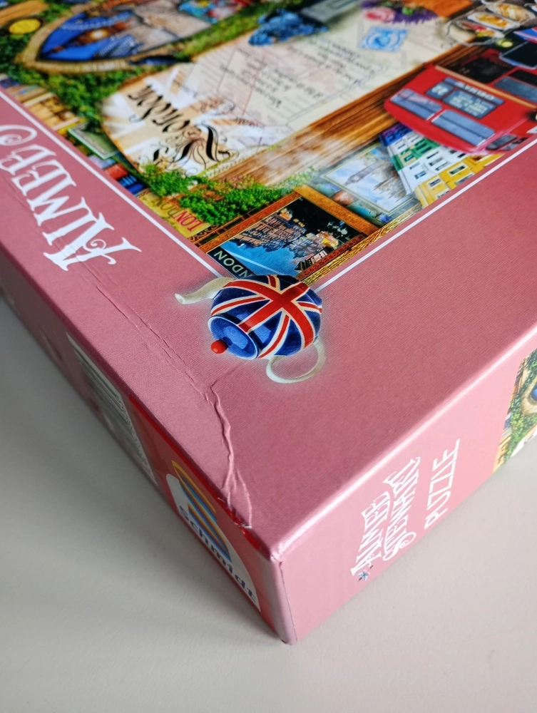 Erinnerungen an London (eingedellte Schachtel)