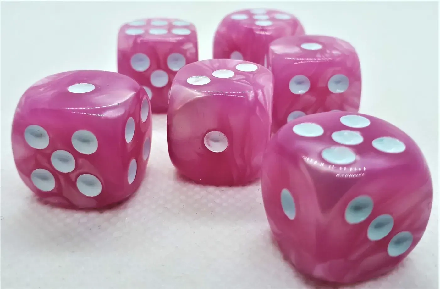 16mm Würfel D6 Pearl: Pink/White (12)