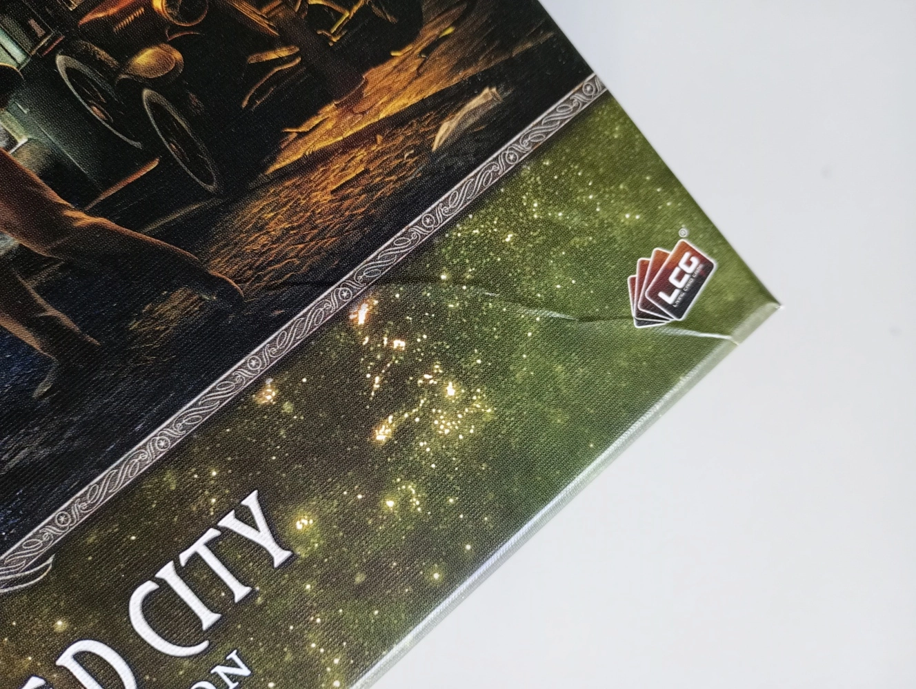 FFG - Arkham Horror LCG: The Drowned City Campaign Expansion - EN (Cover mit optischen Mängeln)