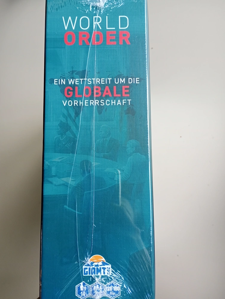 World Order - DE (beschädigte Box)