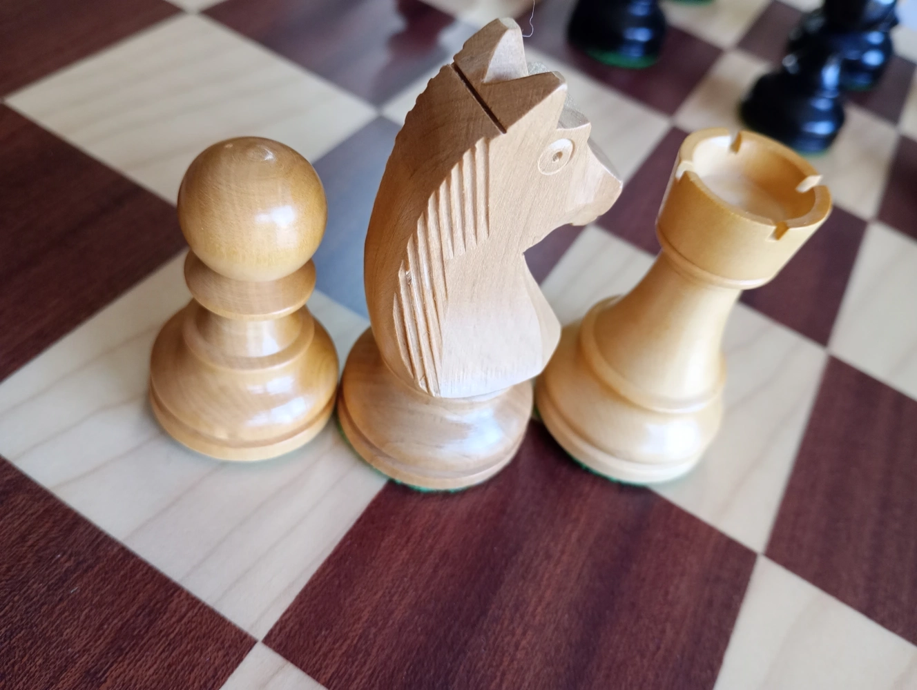 Schachspiel Advanced Ahorn - 50cm (Kleine Mängel)