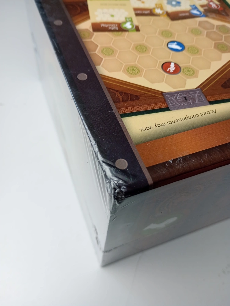 War Chest - EN (gequetschte Ecke)