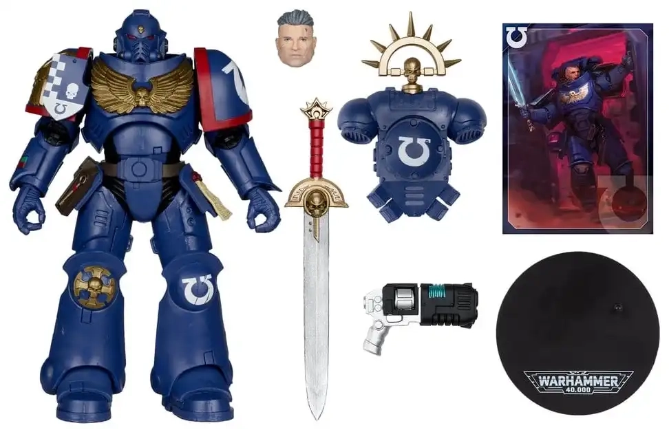 Warhammer 40,000 Total War: 3rd Company Lieutenant (Ultramarines) - Actionfigur - 18 cm
