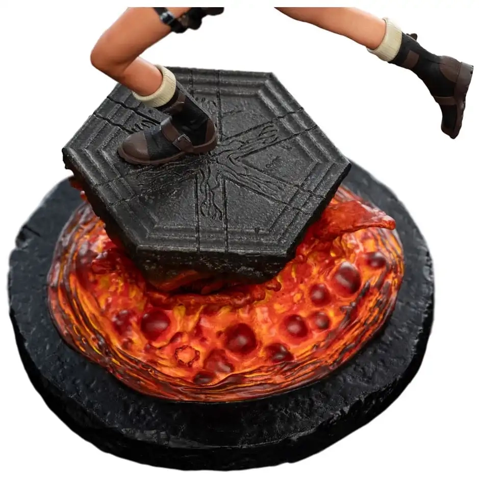 Tomb Raider - Lara Croft: The Sanctuary of Flame - Mini-Statue - 18 cm