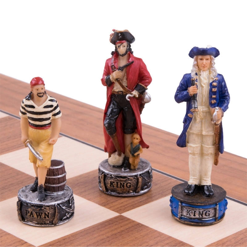Schachspiel Piraten vs Royal Navy - 50cm