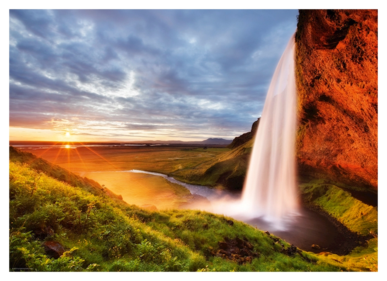 Seljalandsfoss Waterfall - Southern Iceland
